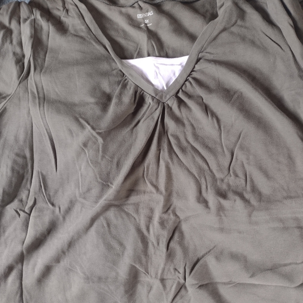 Shirts a new sports bra and a pair of leggings